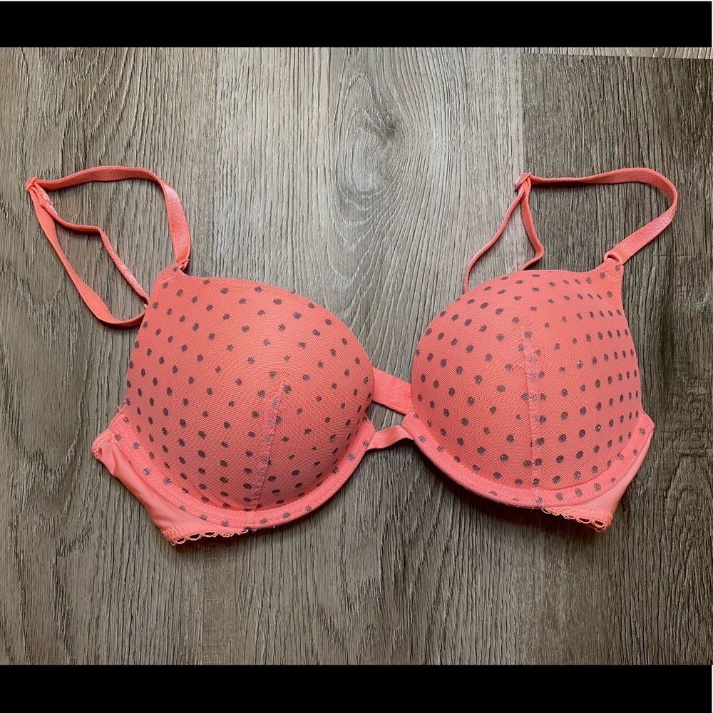 Victoria’s Secret bra 32c